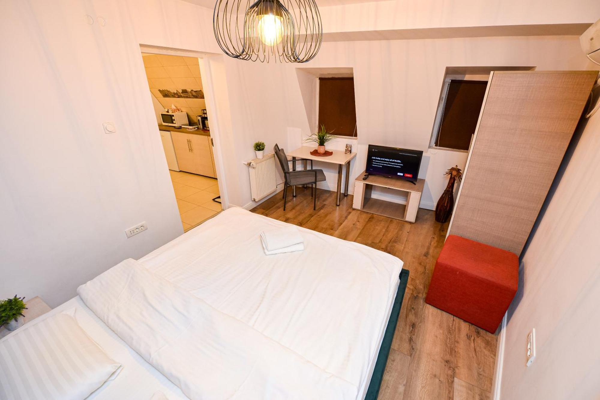 The Lincoln Suites - Central Shabbat Friendly Apartments Bucarest Exterior foto