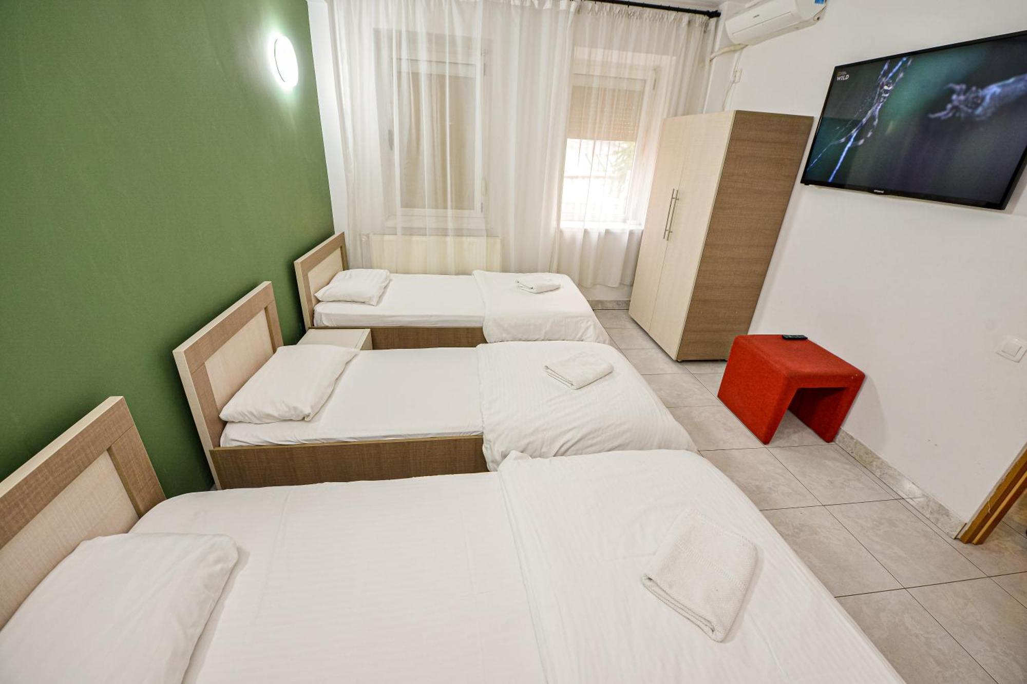 The Lincoln Suites - Central Shabbat Friendly Apartments Bucarest Exterior foto